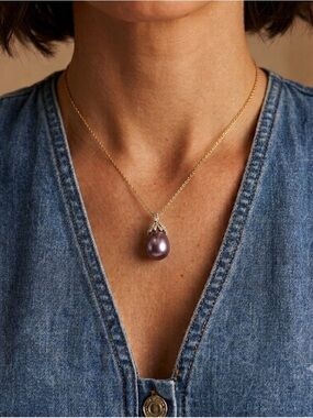 DROP Purple Pearl Necklace